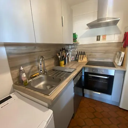 Prázdninový dům Maison Au Calme Dans Privee Avec Piscine Vue Fréjus