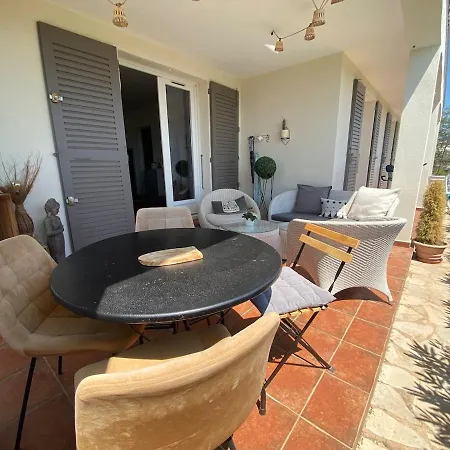 Maison Au Calme Dans Privee Avec Piscine Vue Fréjus