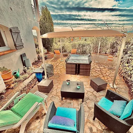 Maison Au Calme Dans Privee Avec Piscine Vue Fréjus