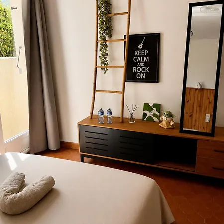 Maison Au Calme Dans Privee Avec Piscine Vue Дом отдыха *