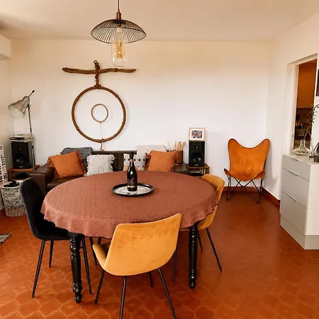 Holiday home Maison Au Calme Dans Privee Avec Piscine Vue