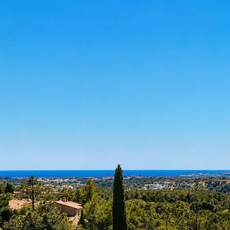 Maison Au Calme Dans Privee Avec Piscine Vue 펜션 *